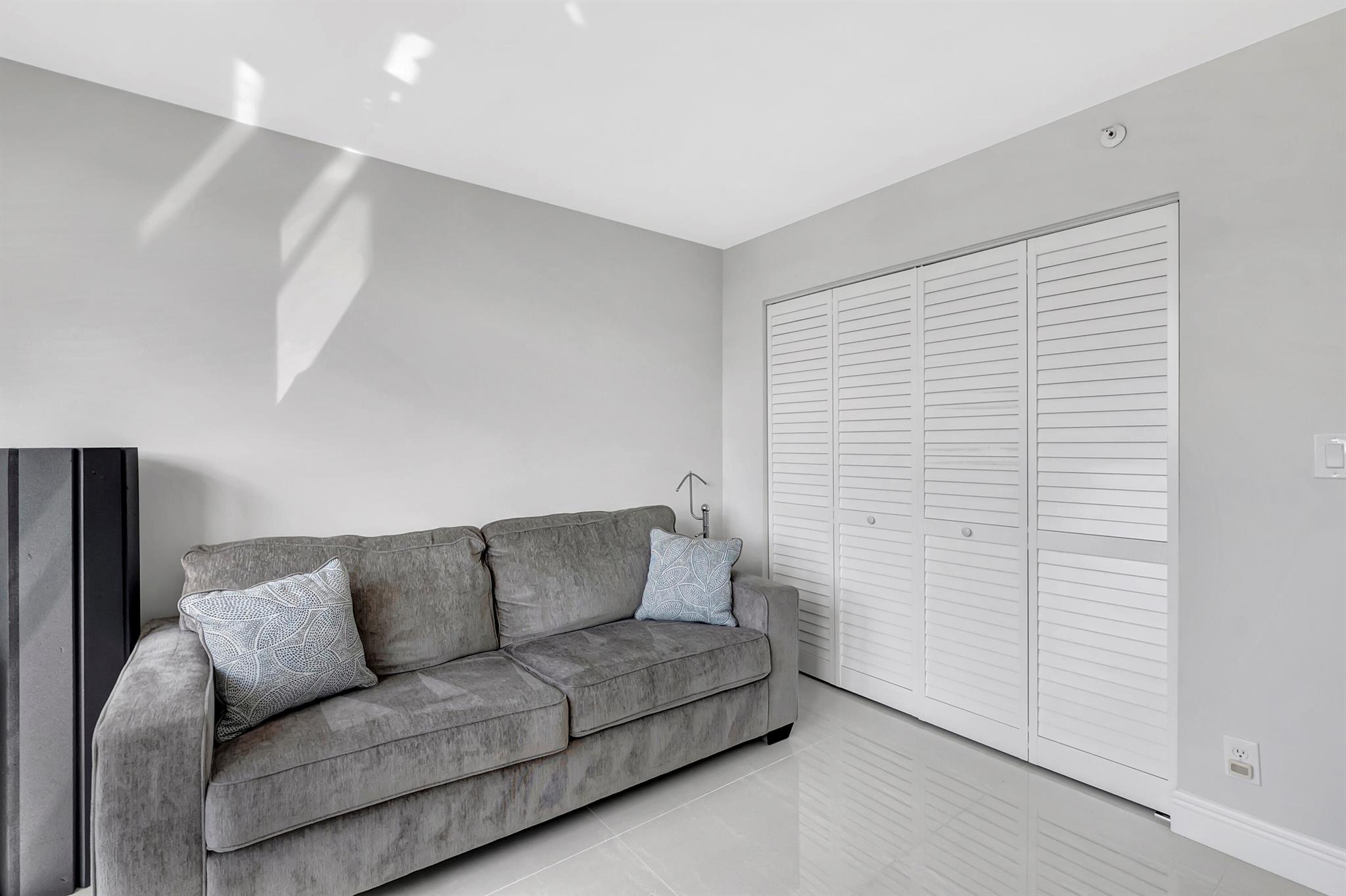 7819 Lakeside Boulevard 852