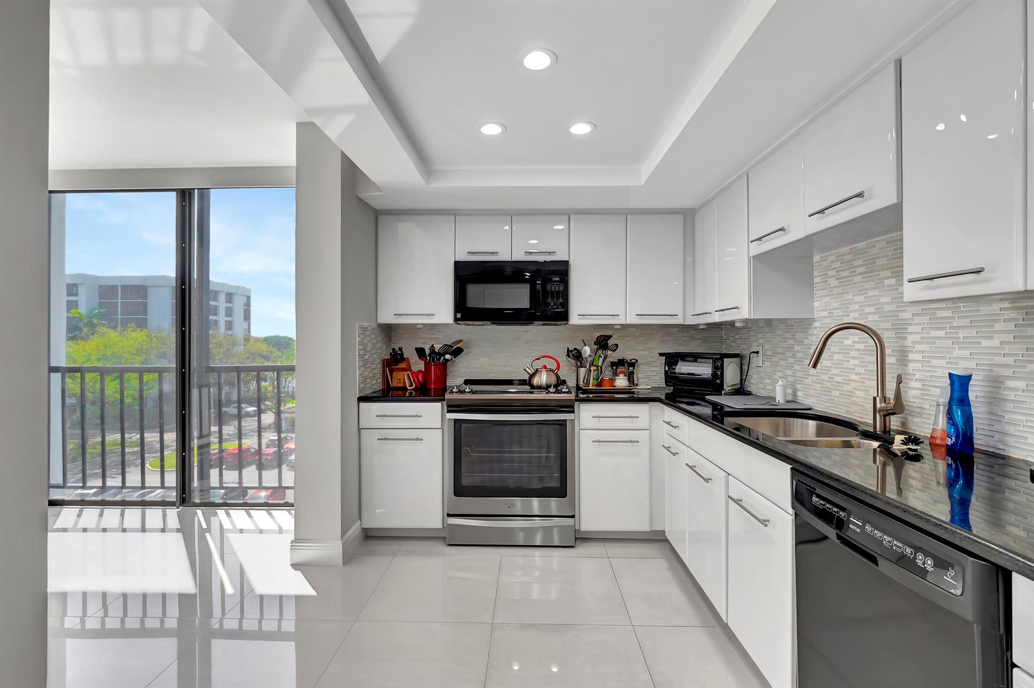 7819 Lakeside Boulevard 852