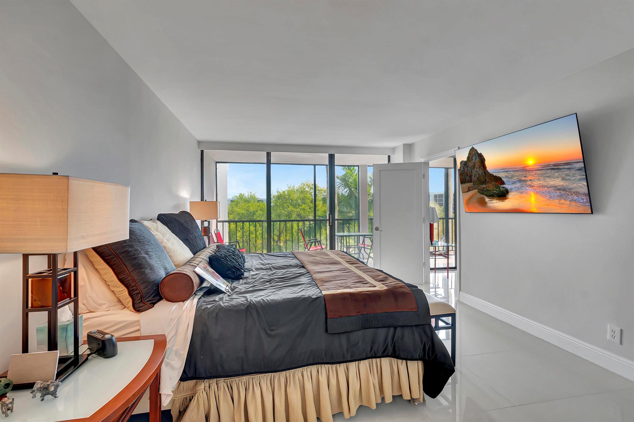 7819 Lakeside Boulevard 852