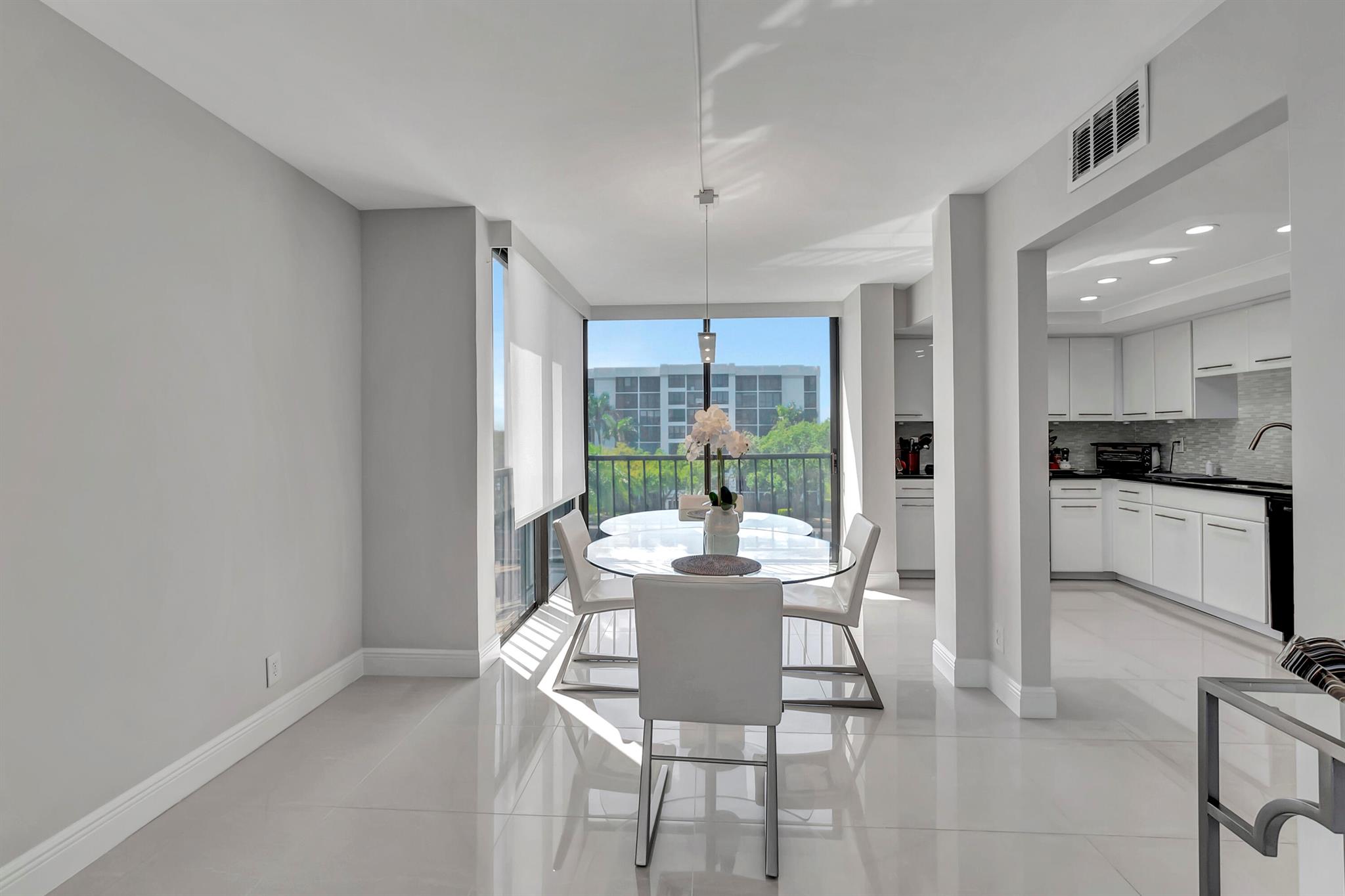 7819 Lakeside Boulevard 852
