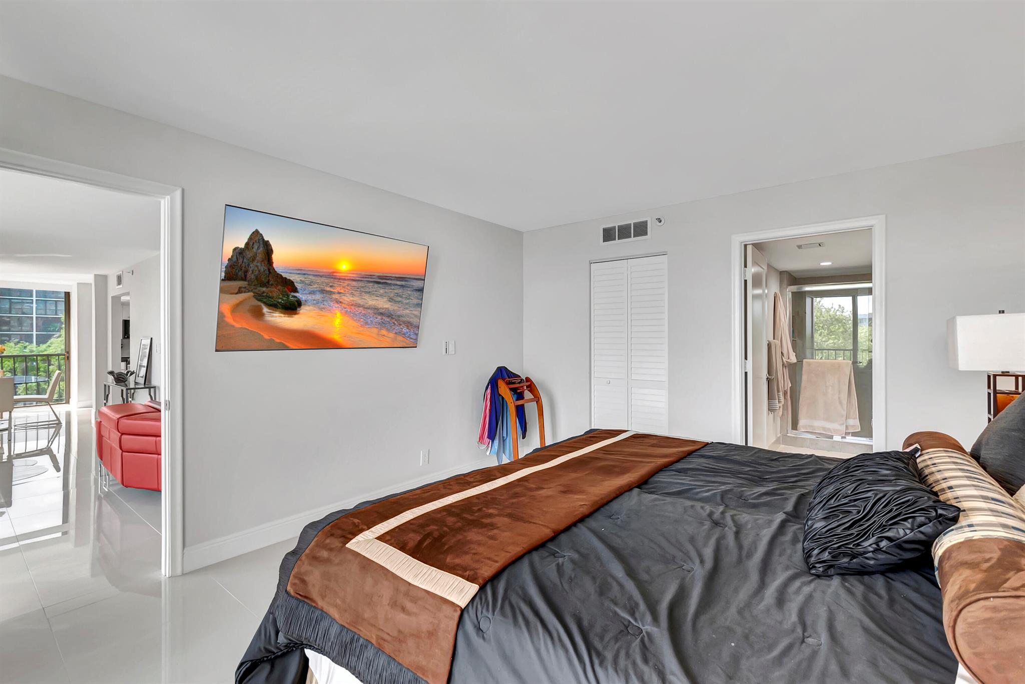 7819 Lakeside Boulevard 852