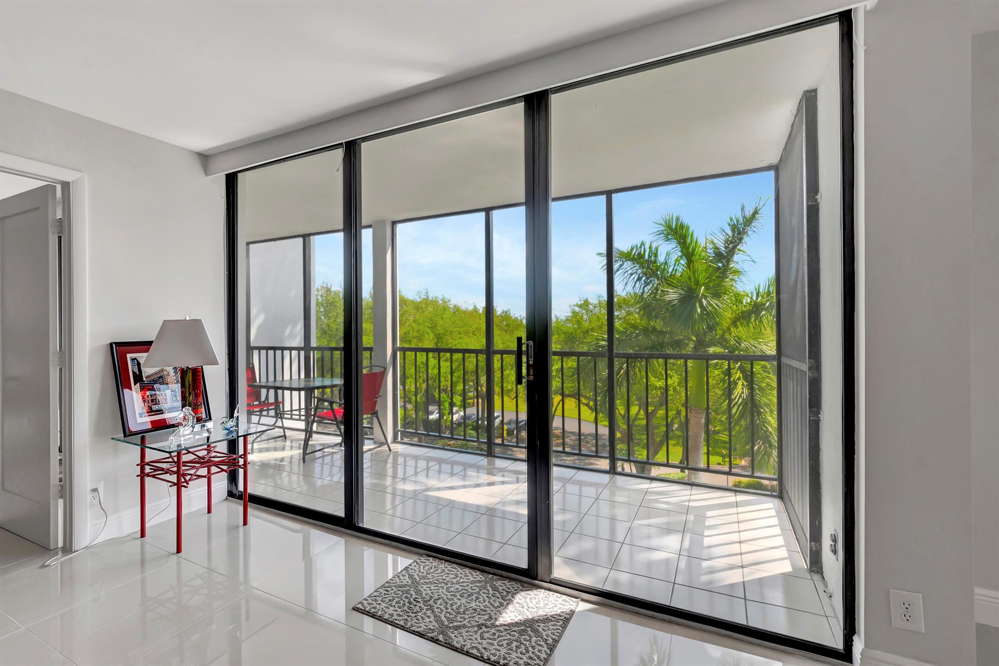 7819 Lakeside Boulevard 852