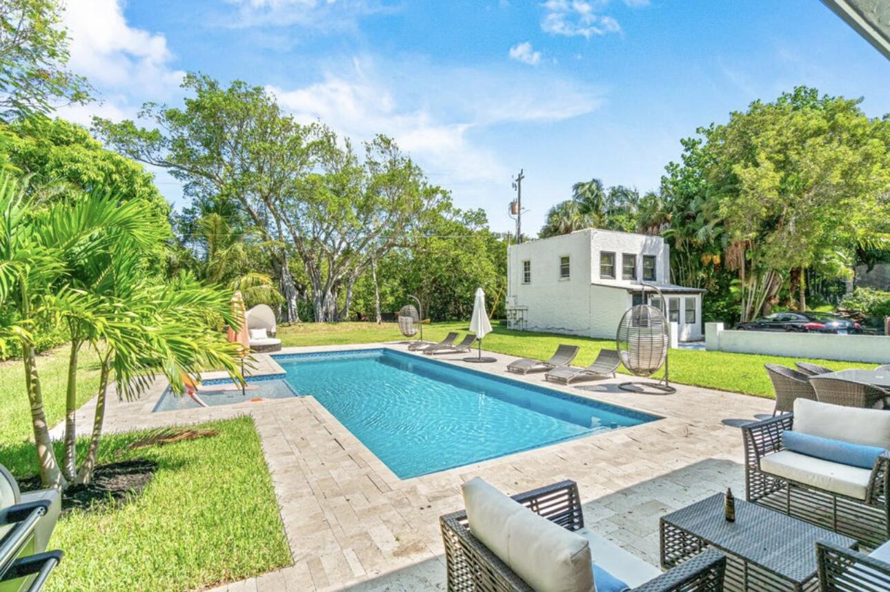 50 Coconut Lane