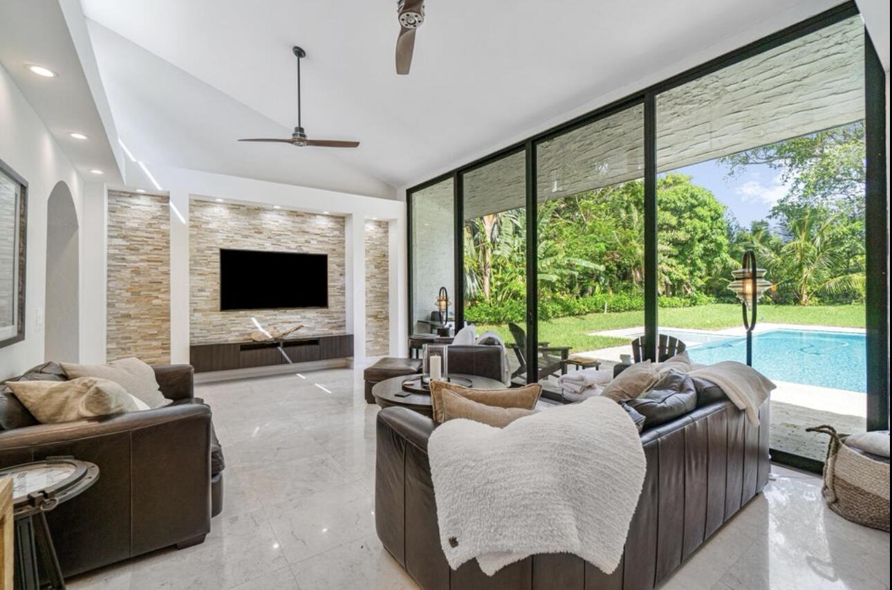 50 Coconut Lane