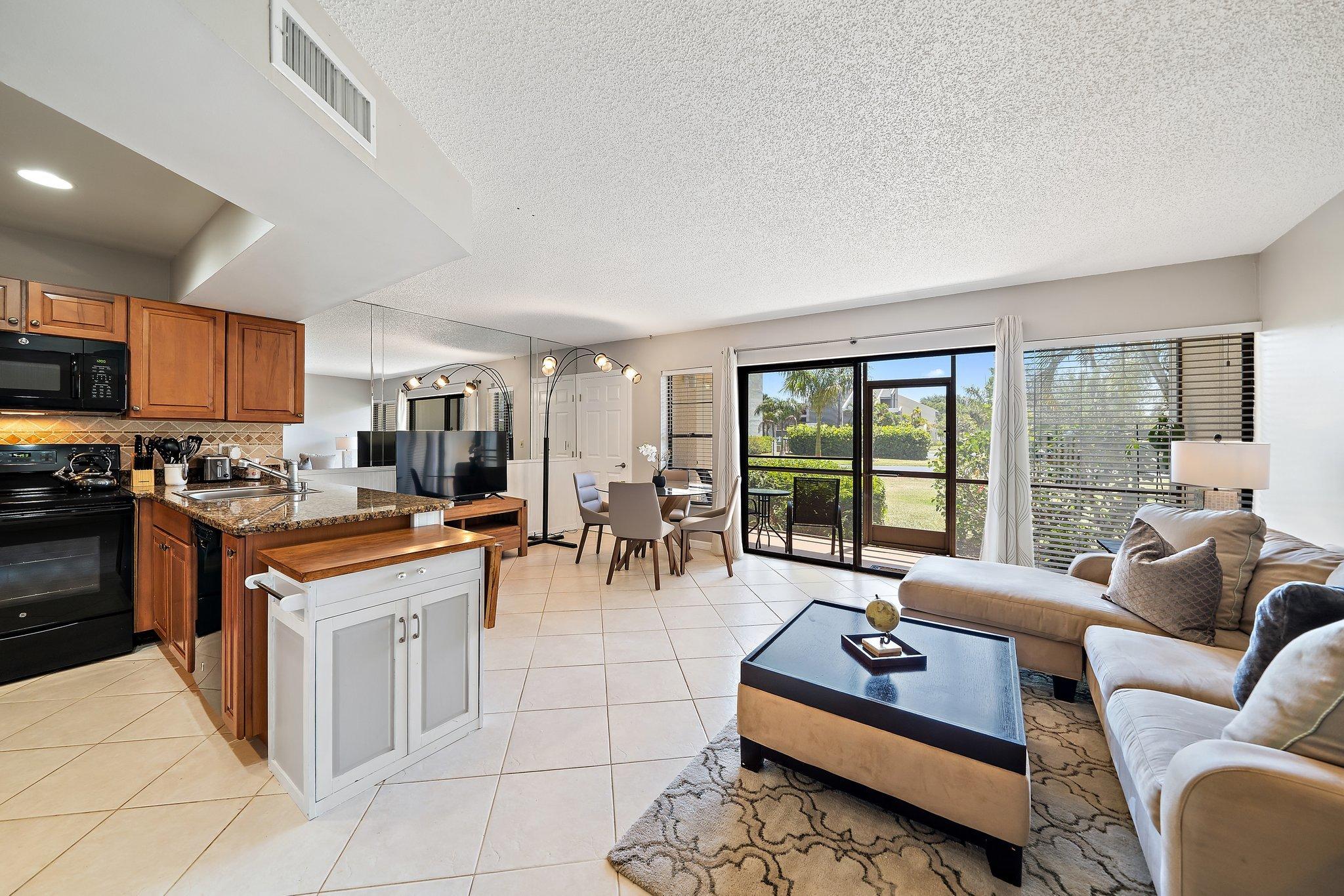 1605 S Us Highway 1 V2-102