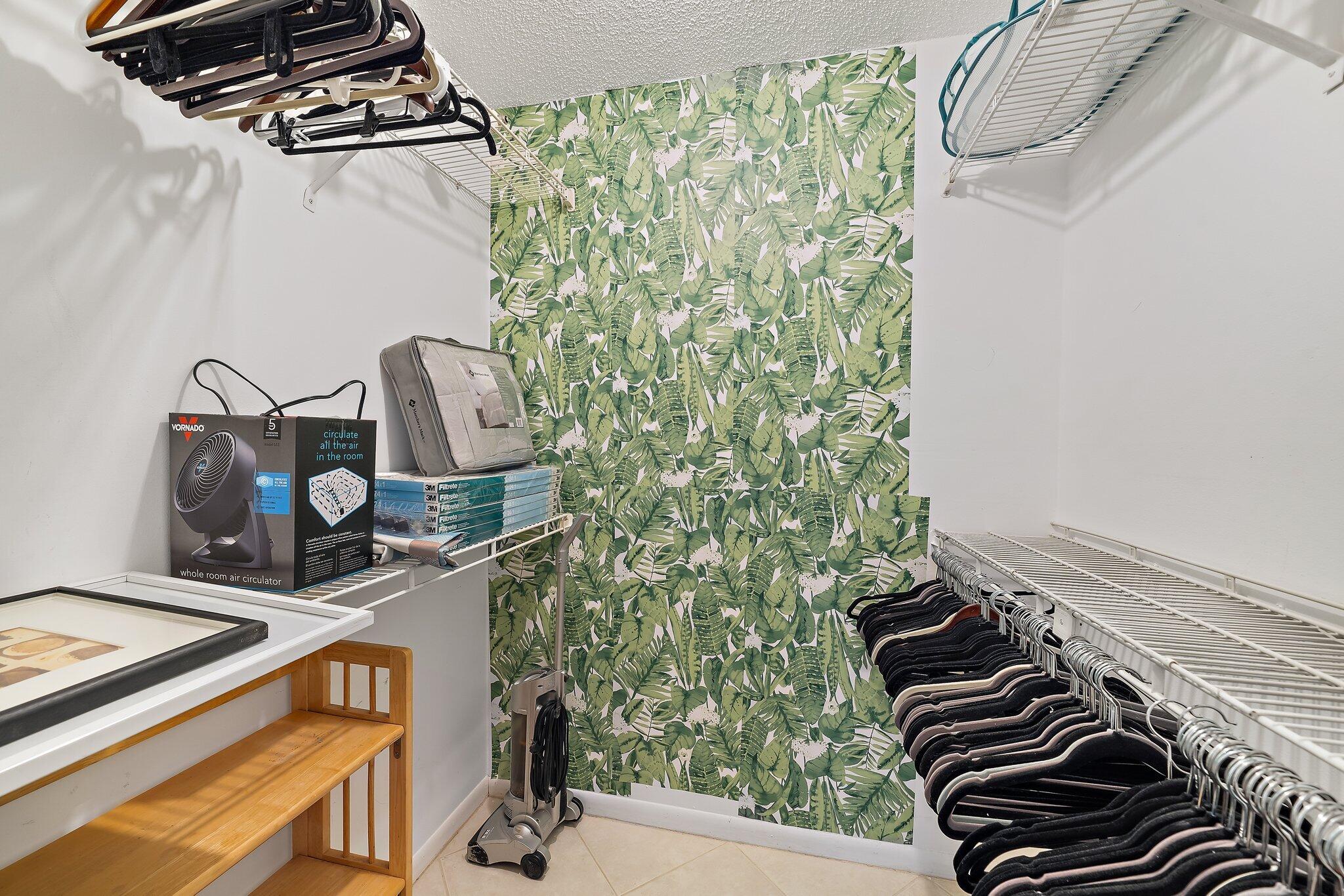 1605 S Us Highway 1 V2-102