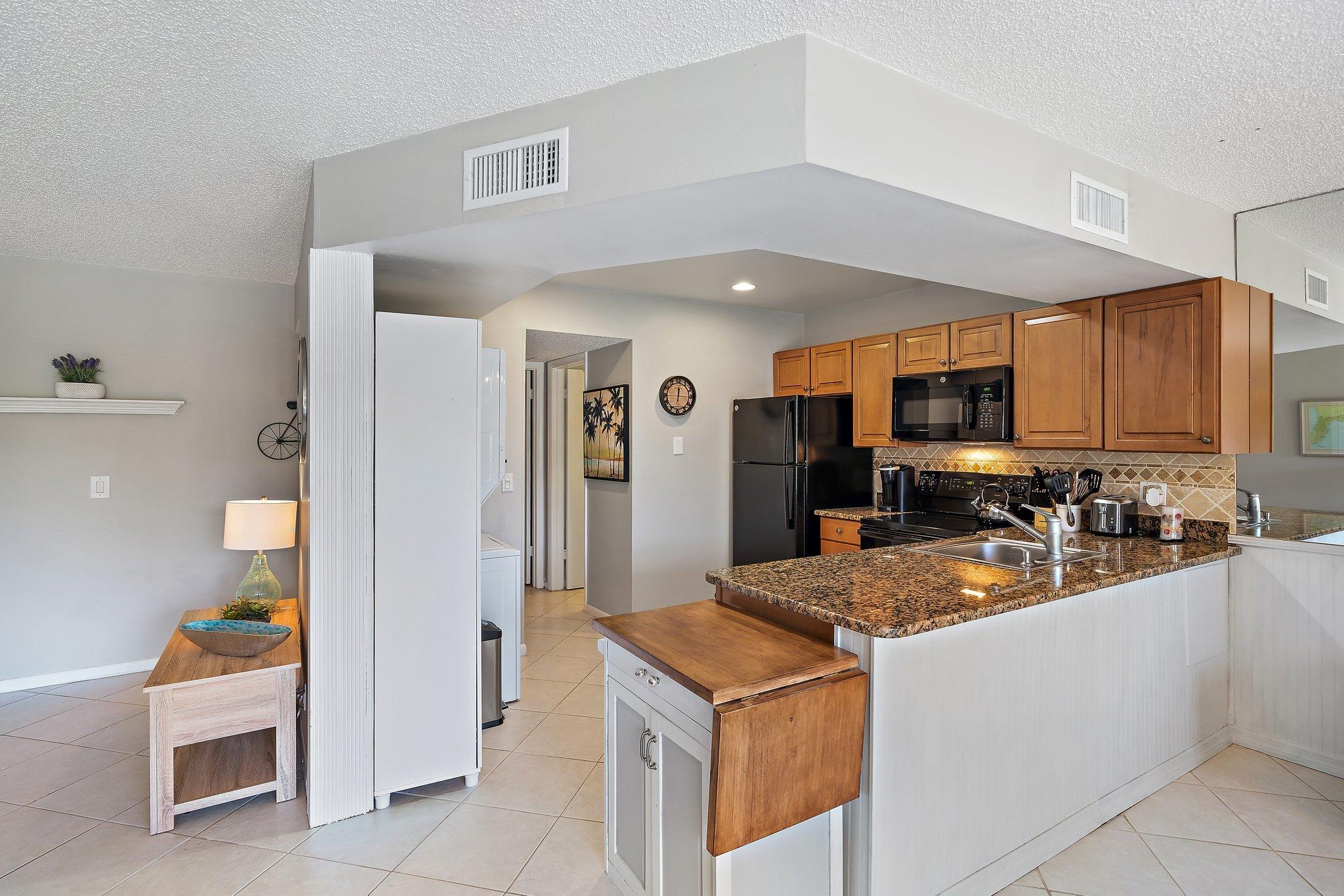 1605 S Us Highway 1 V2-102