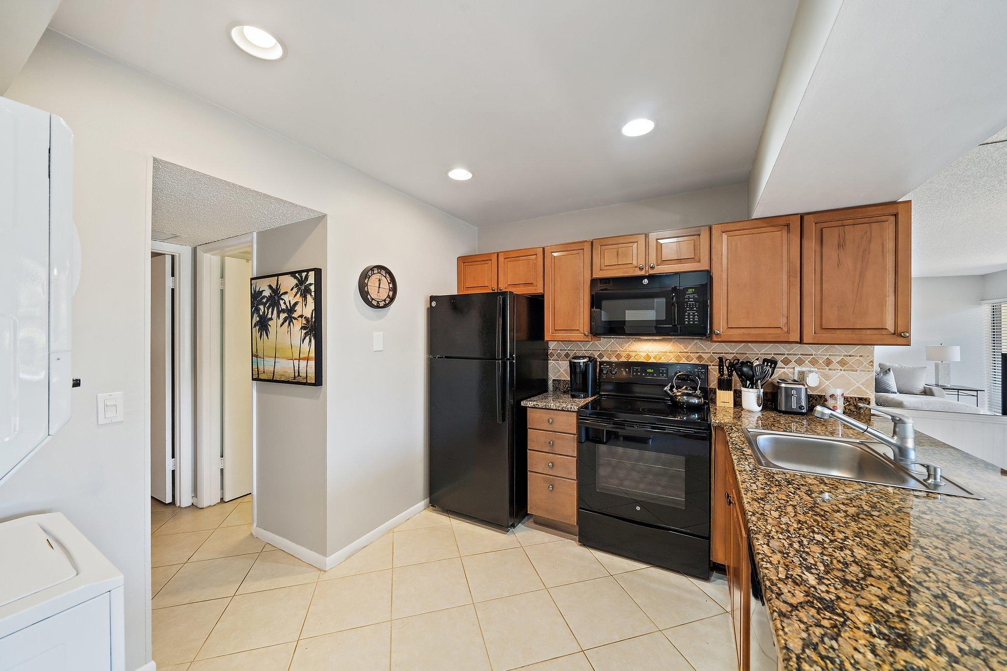 1605 S Us Highway 1 V2-102