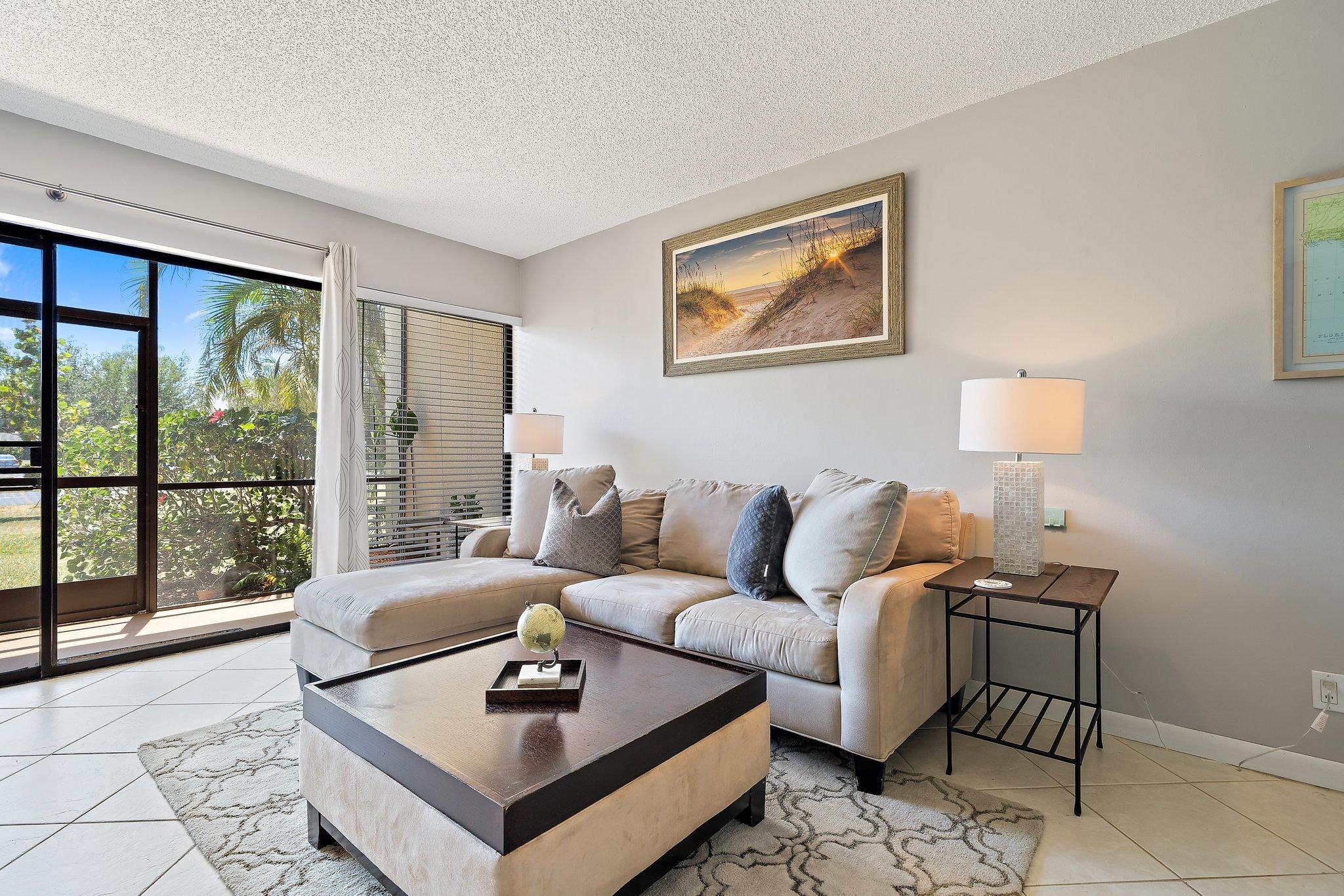 1605 S Us Highway 1 V2-102