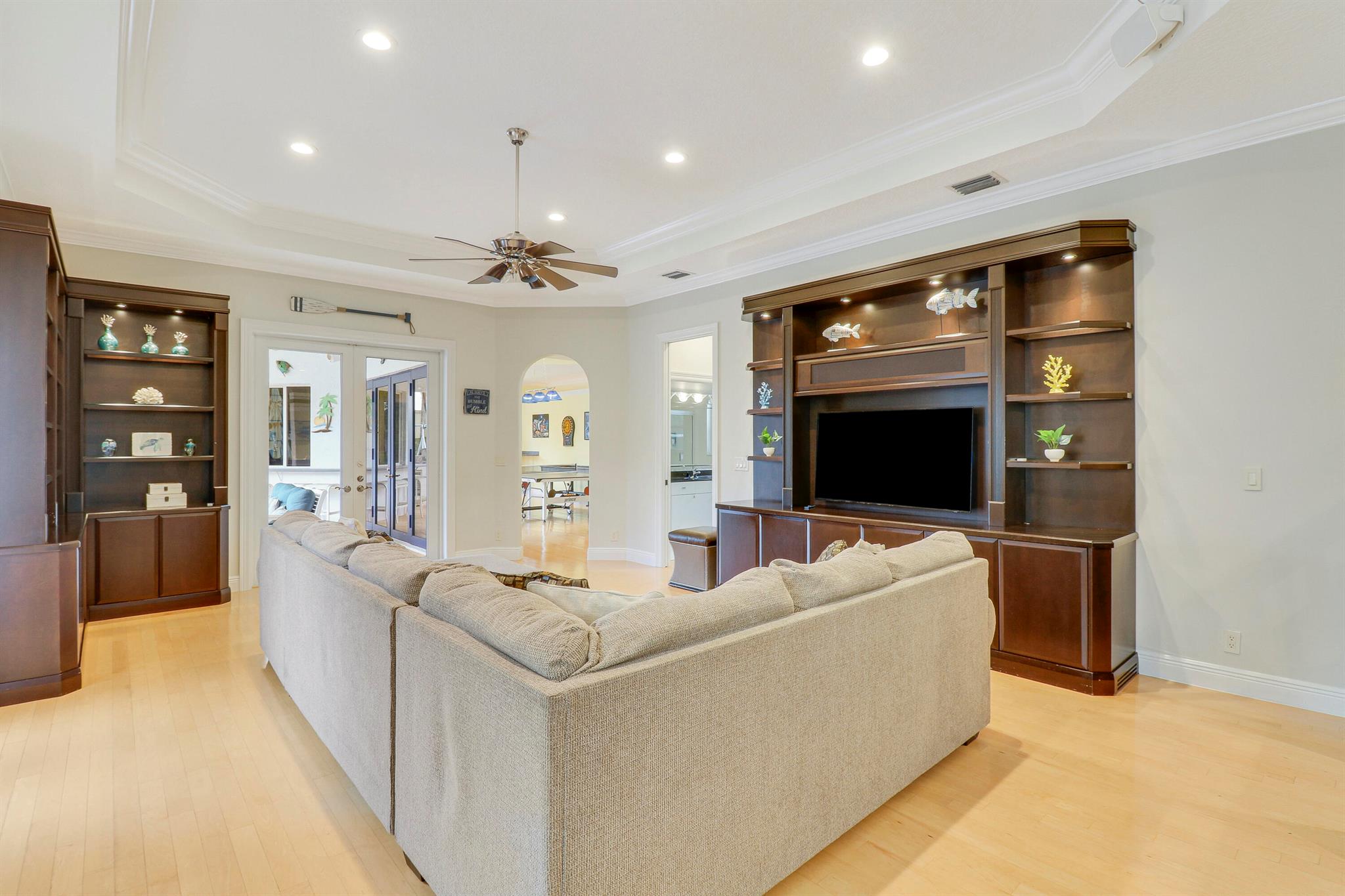 8369 Man O War Road