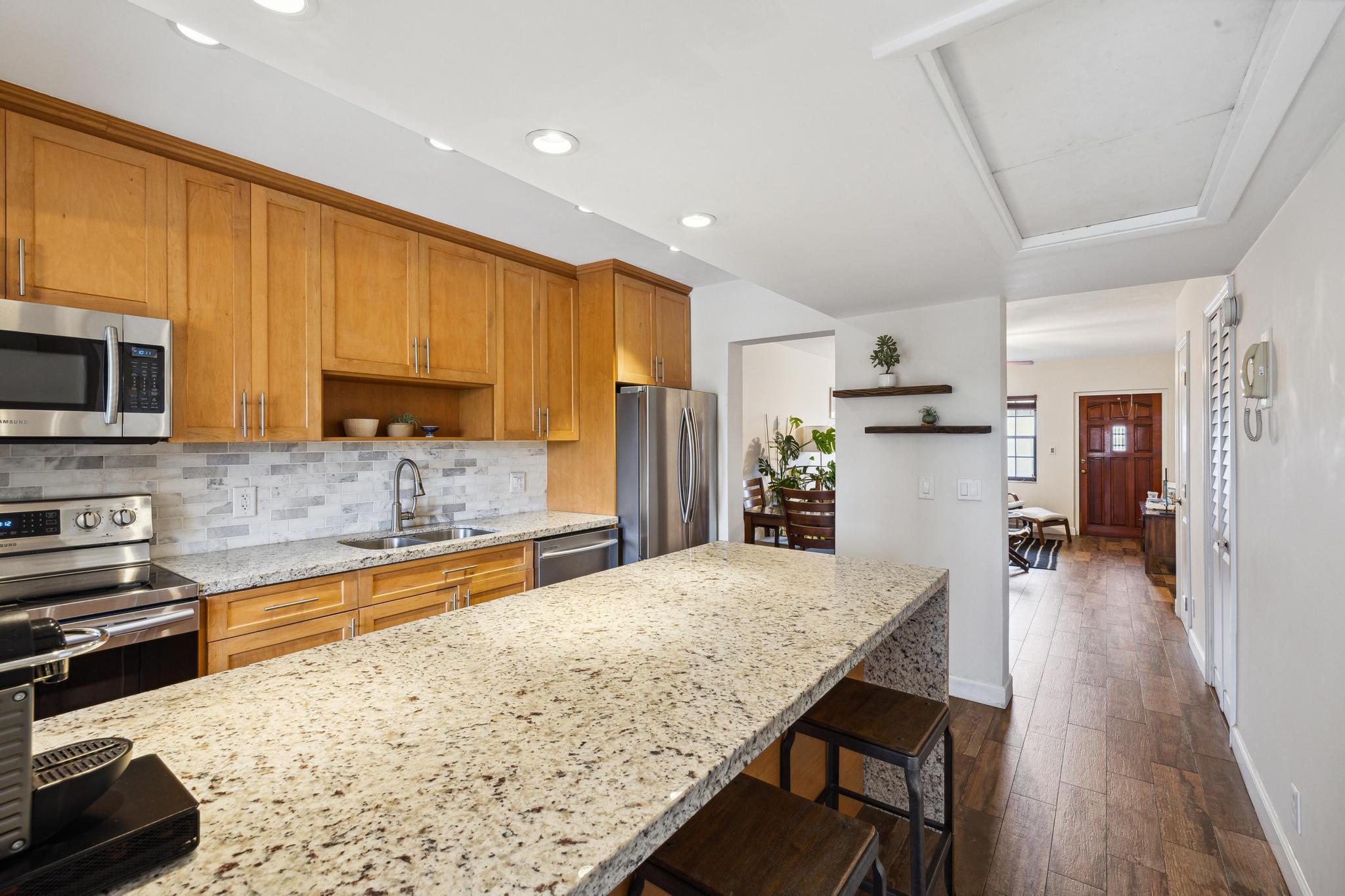 917 NE 16th Avenue 15