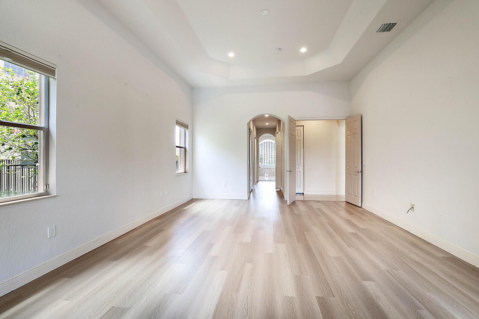 8684 Baystone Cove