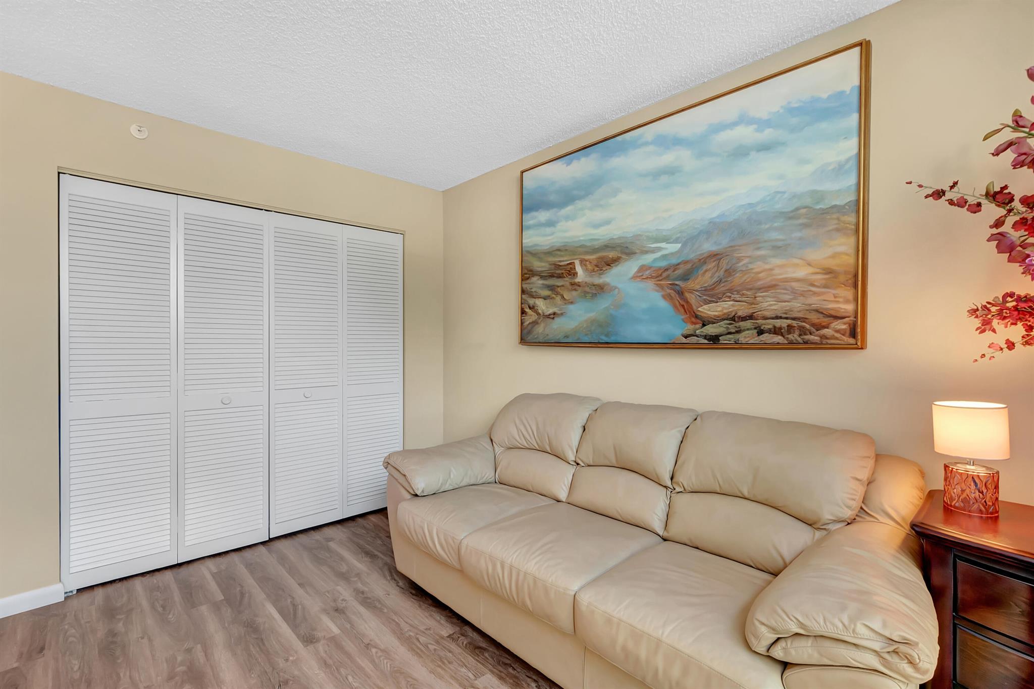 7847 Lakeside Boulevard 1014