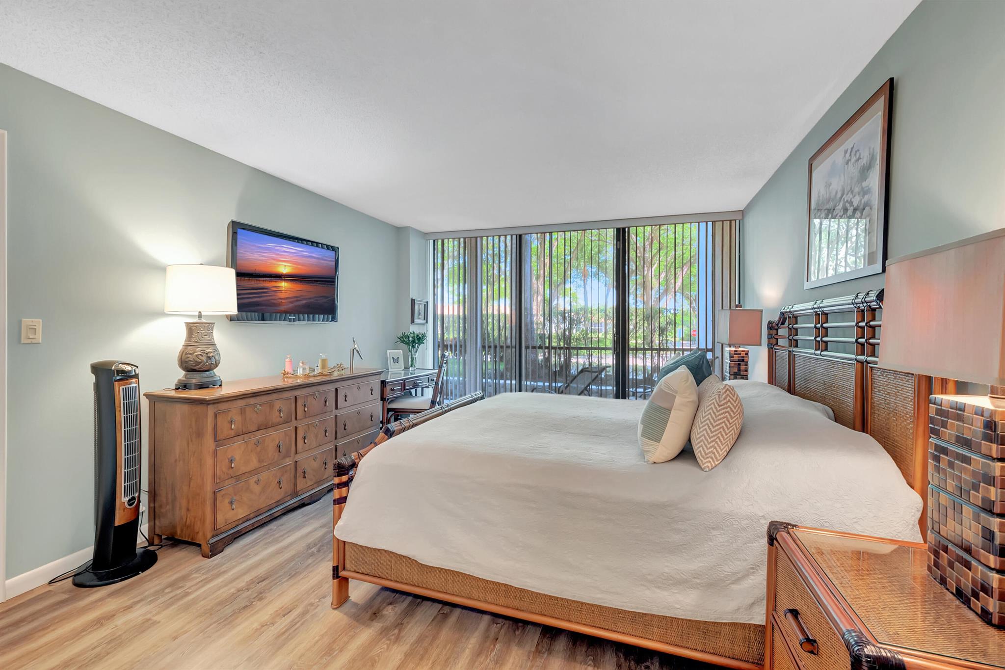 7847 Lakeside Boulevard 1014