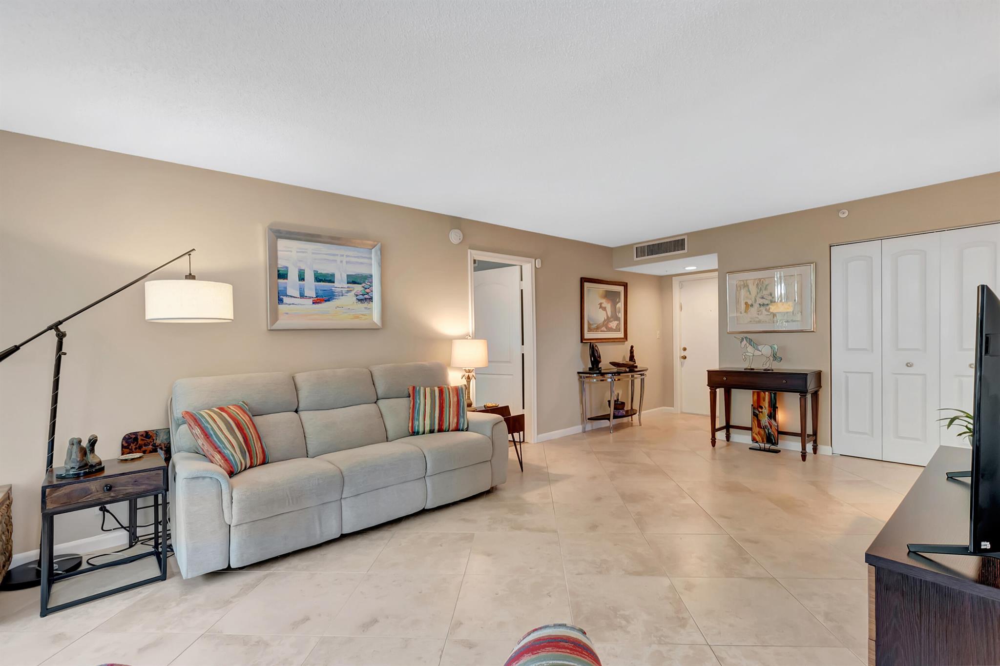 7847 Lakeside Boulevard 1014