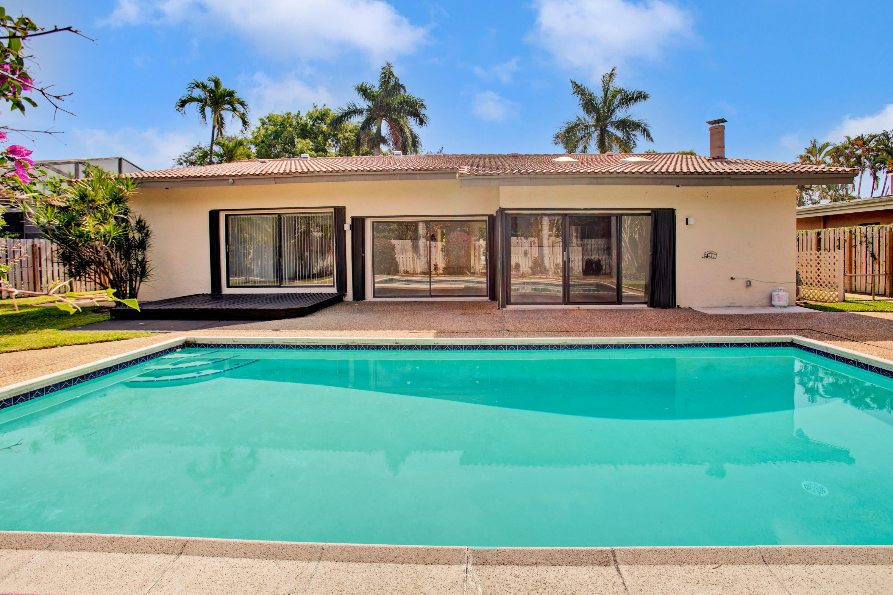3069 NW 25th Way