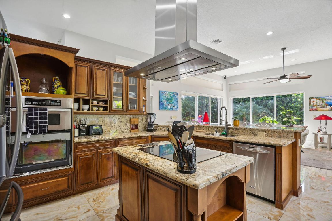 1841 Eagle Trace Boulevard W