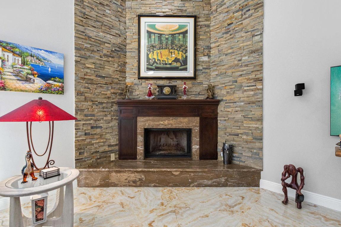 1841 Eagle Trace Boulevard W