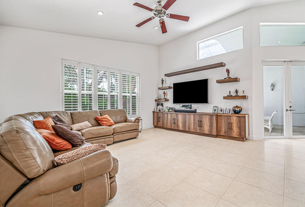 7619 Tarpon Cove Circle
