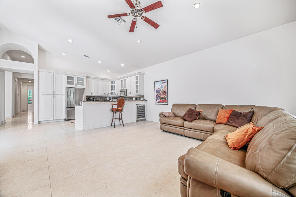 7619 Tarpon Cove Circle