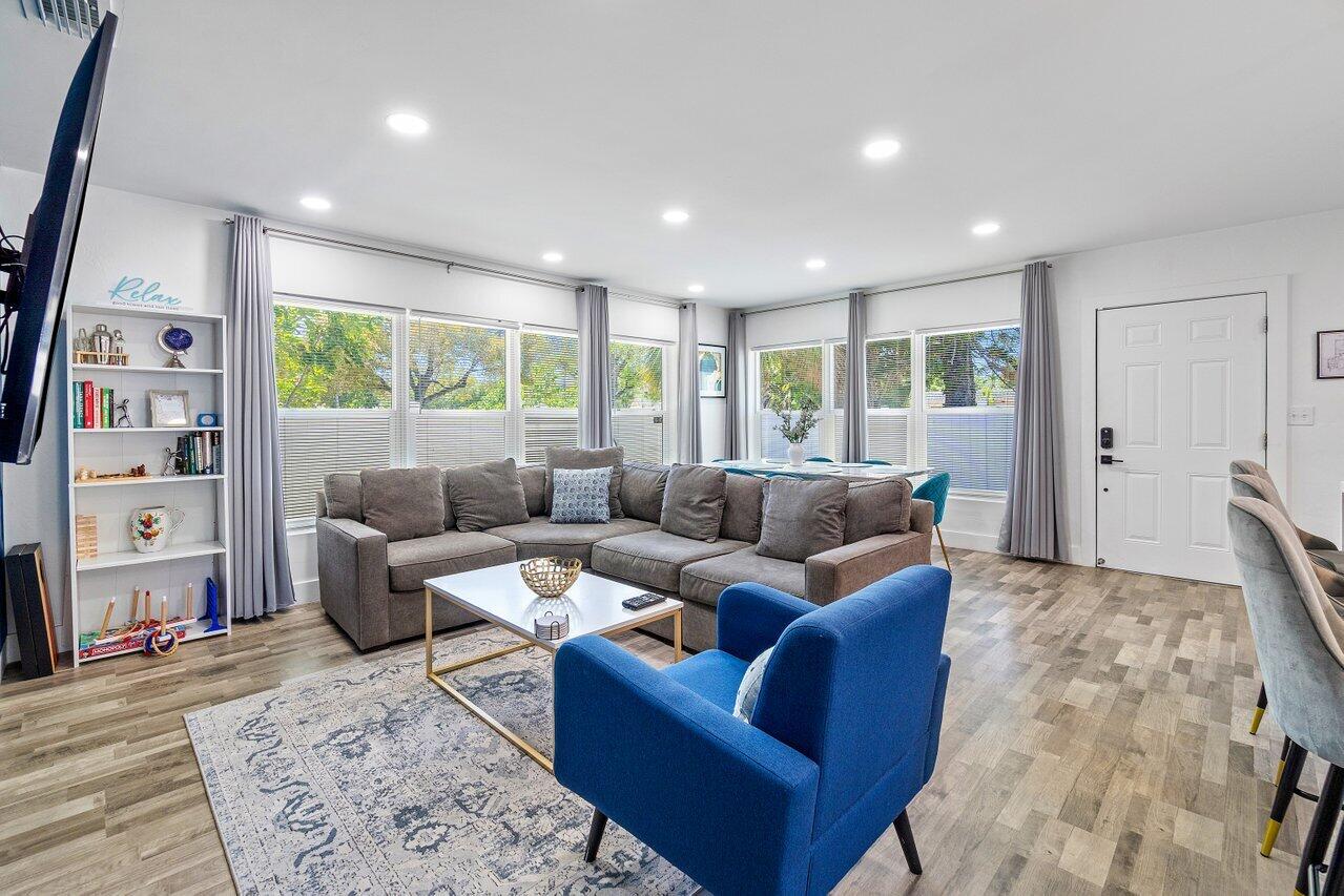 108 SE 11th Avenue