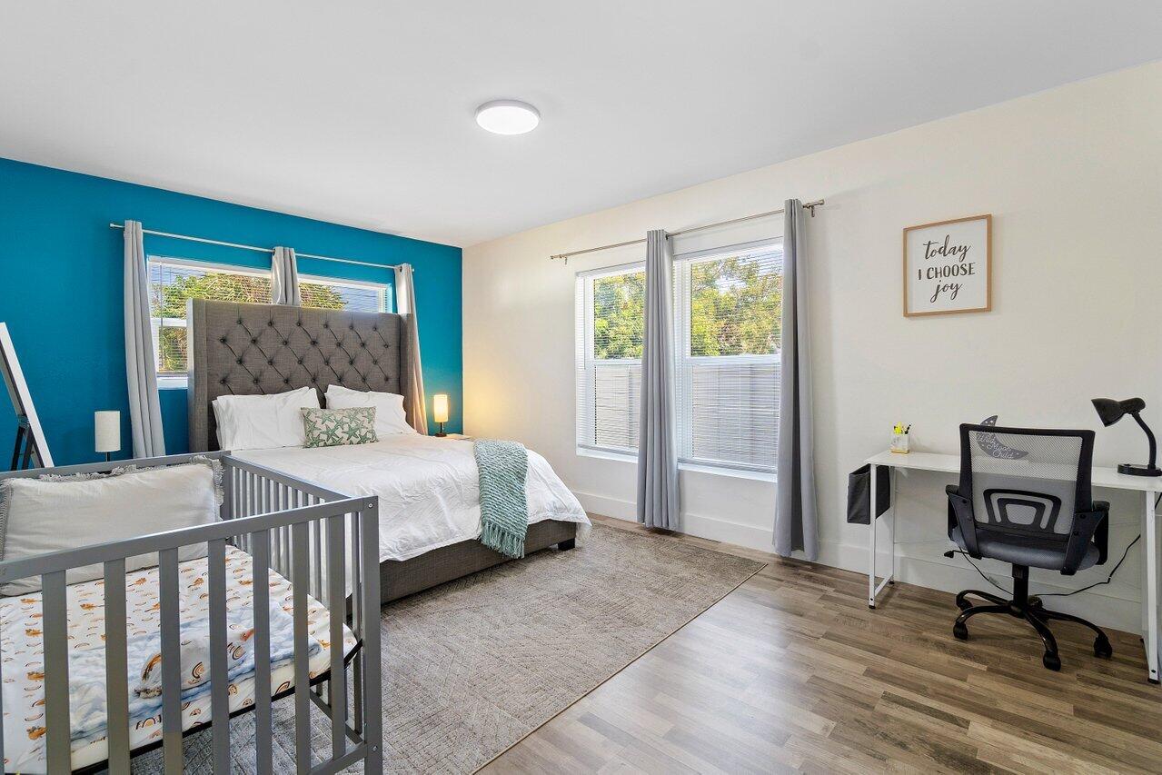 108 SE 11th Avenue
