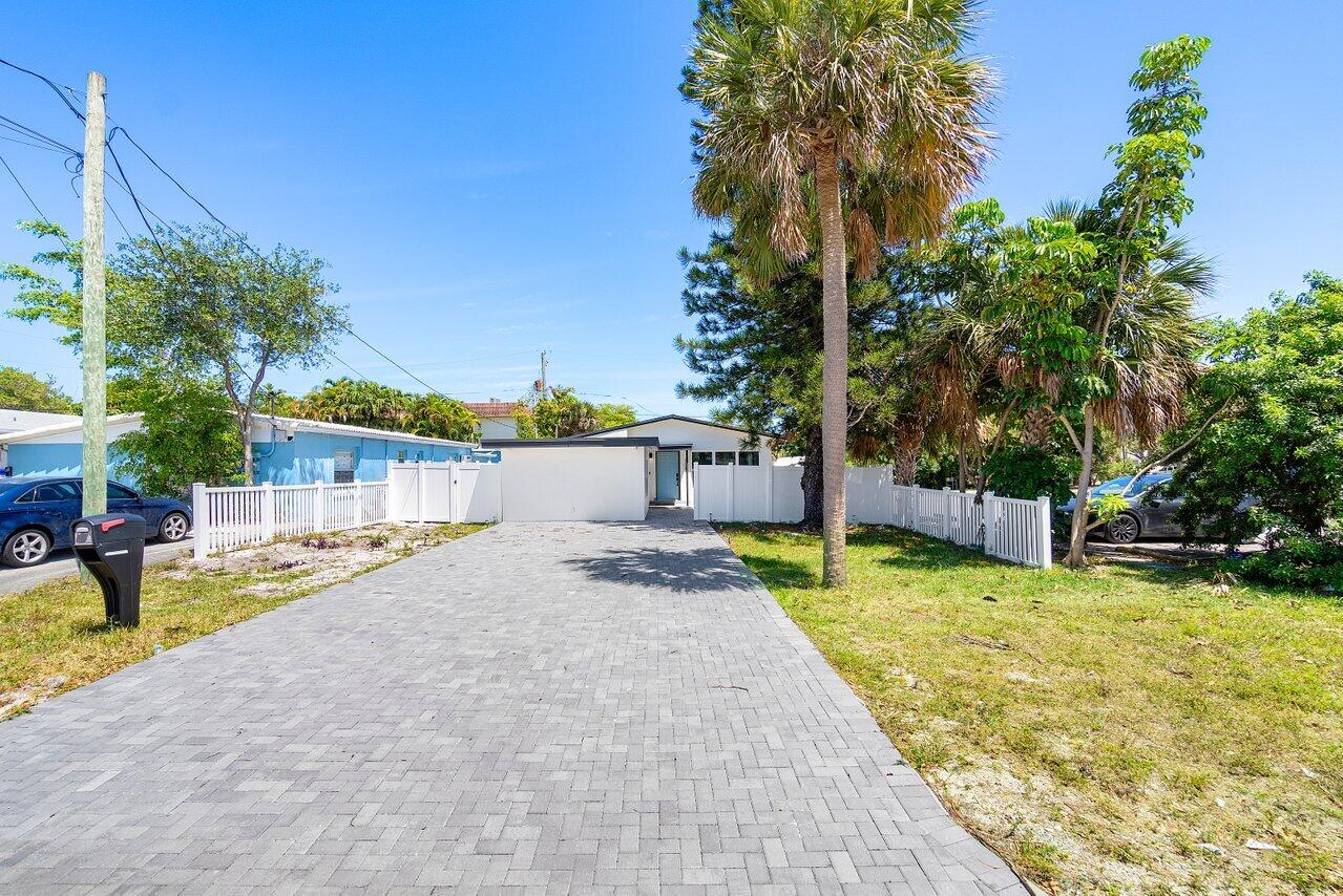 108 SE 11th Avenue