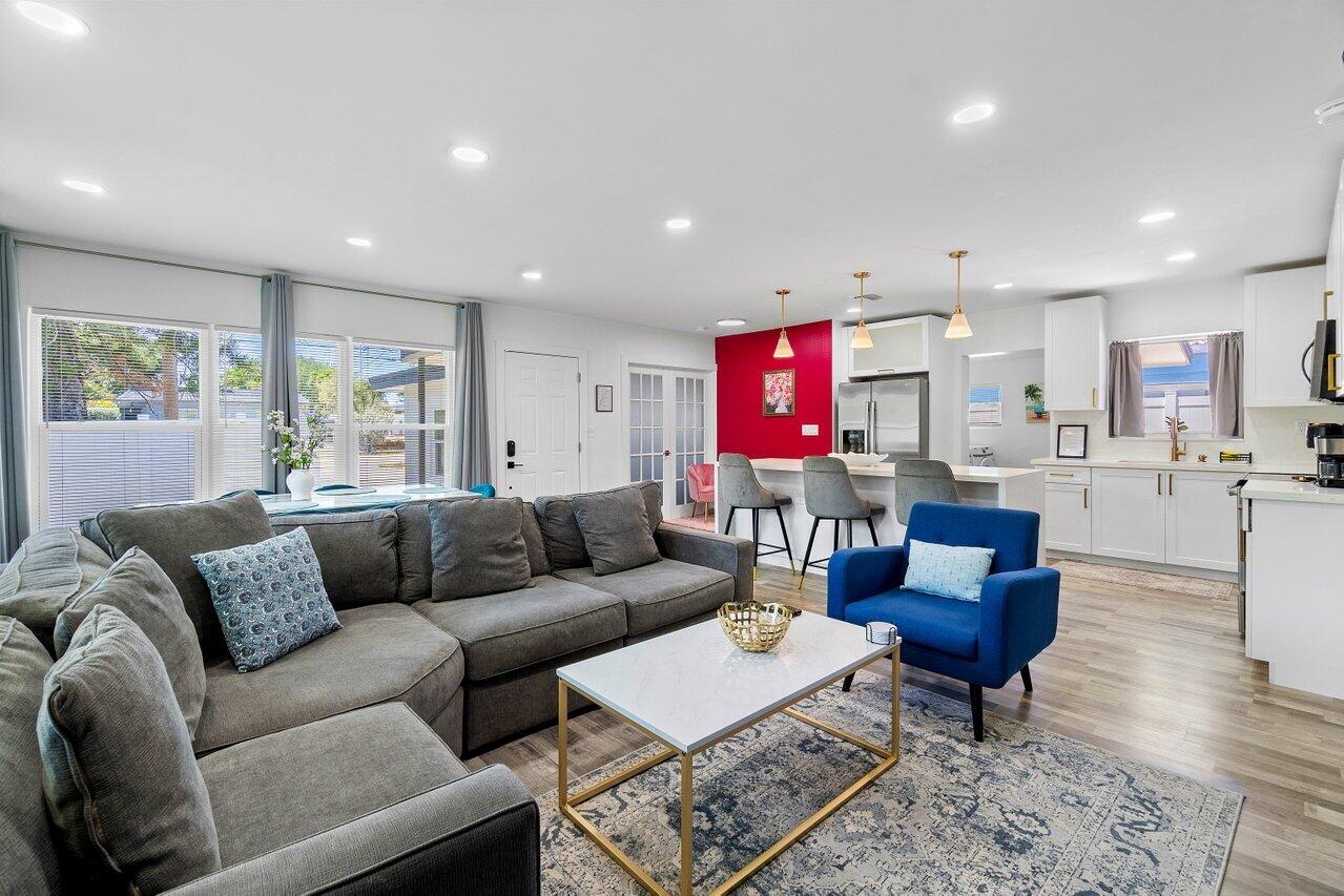 108 SE 11th Avenue