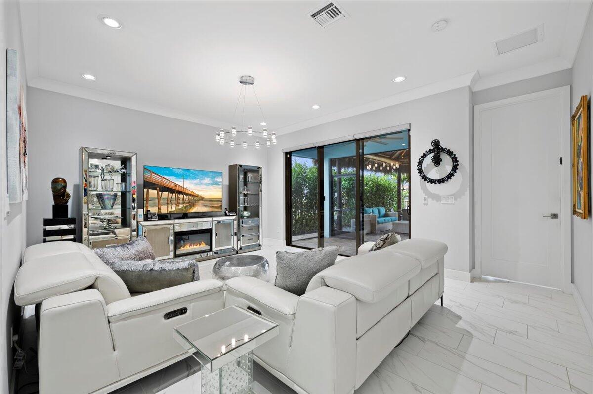 5442 Starfish Road