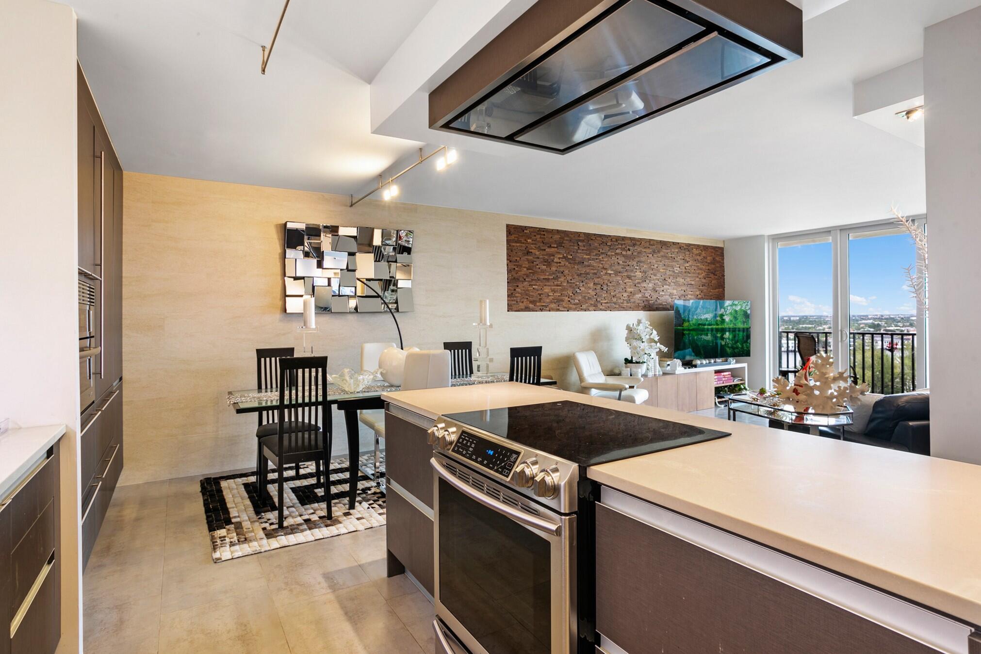 2121 N Ocean Boulevard 1504w