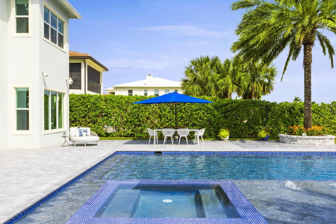 3050 NW Radcliffe Way