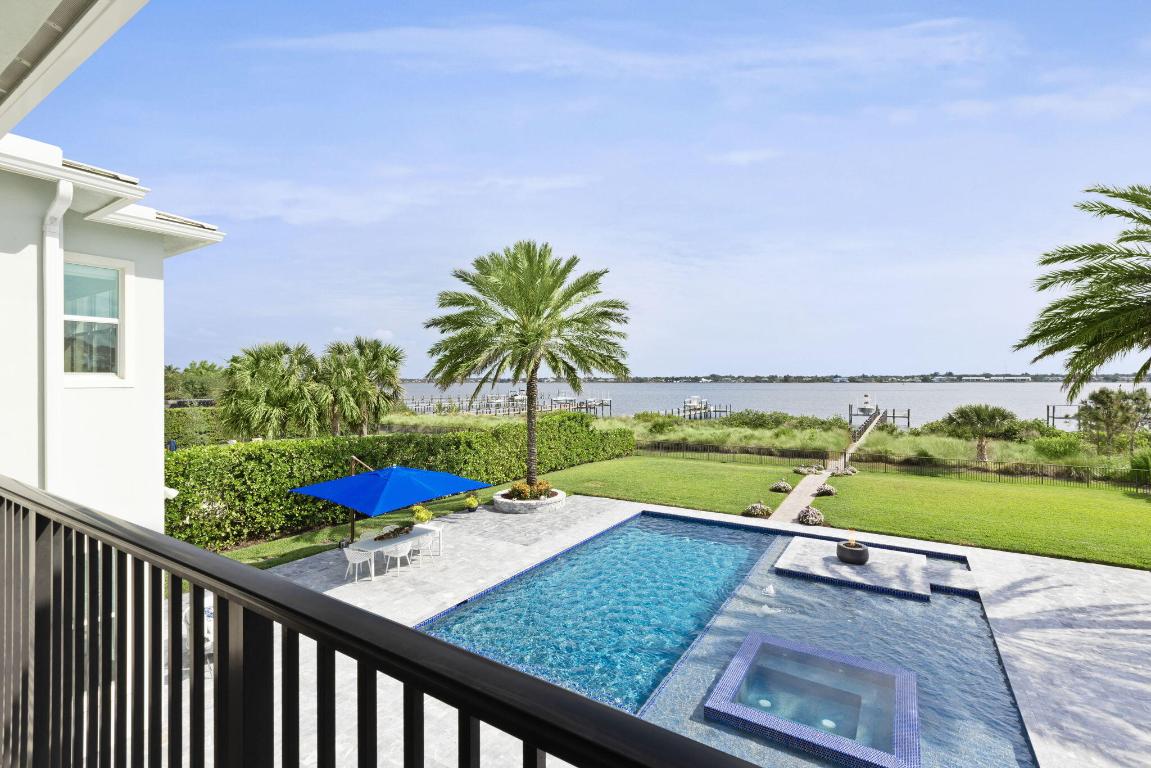 3050 NW Radcliffe Way