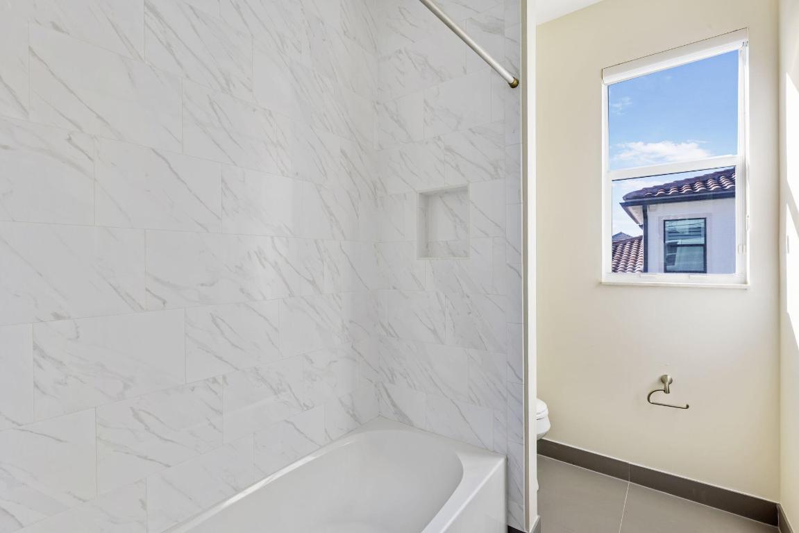 3050 NW Radcliffe Way