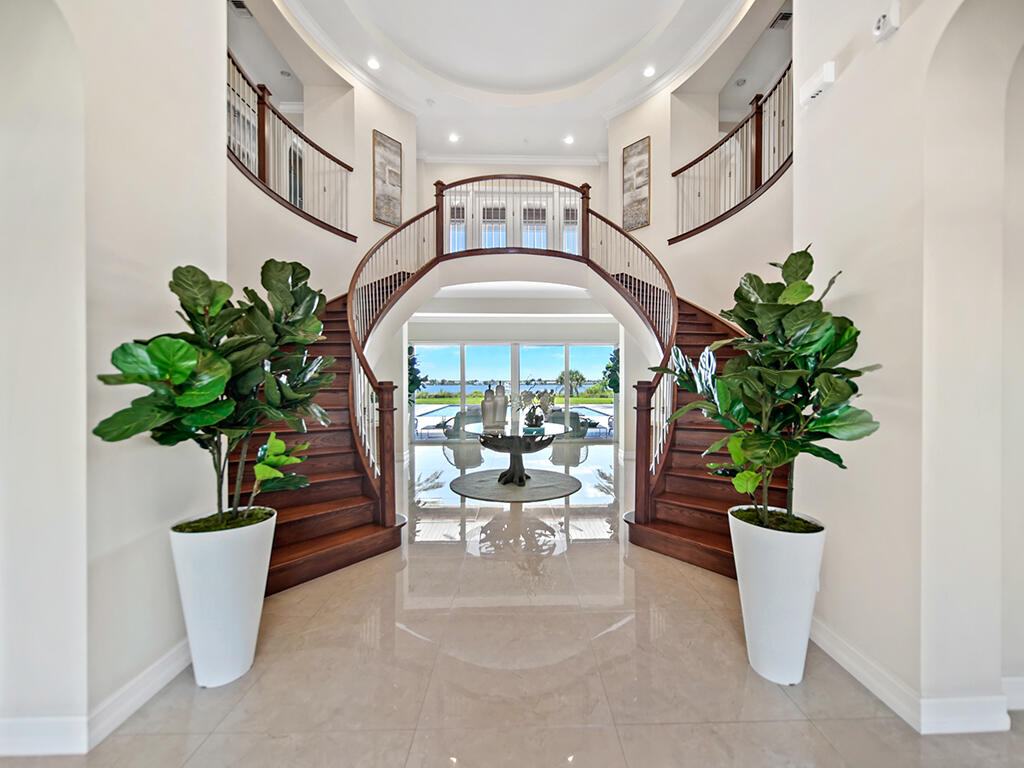 3050 NW Radcliffe Way