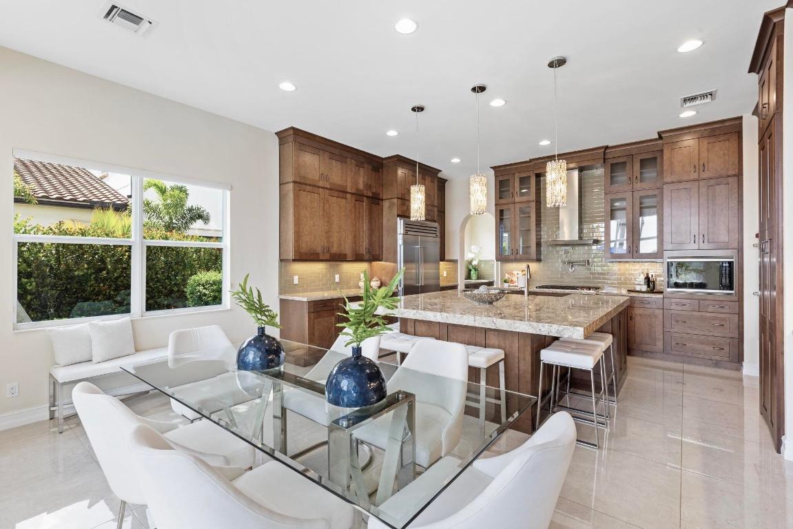 3050 NW Radcliffe Way