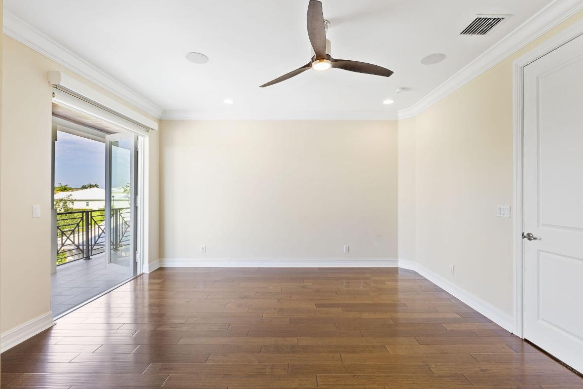 3050 NW Radcliffe Way