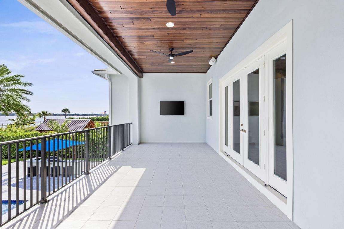 3050 NW Radcliffe Way