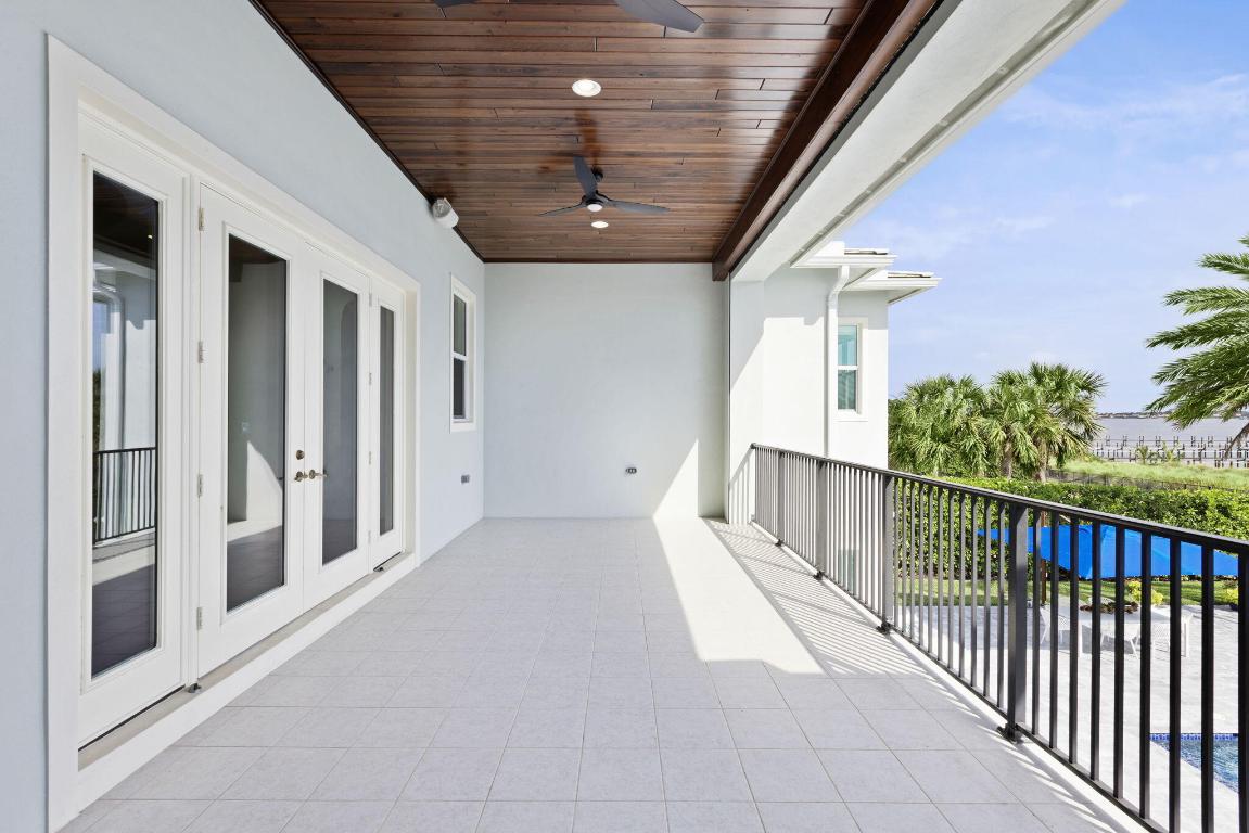 3050 NW Radcliffe Way