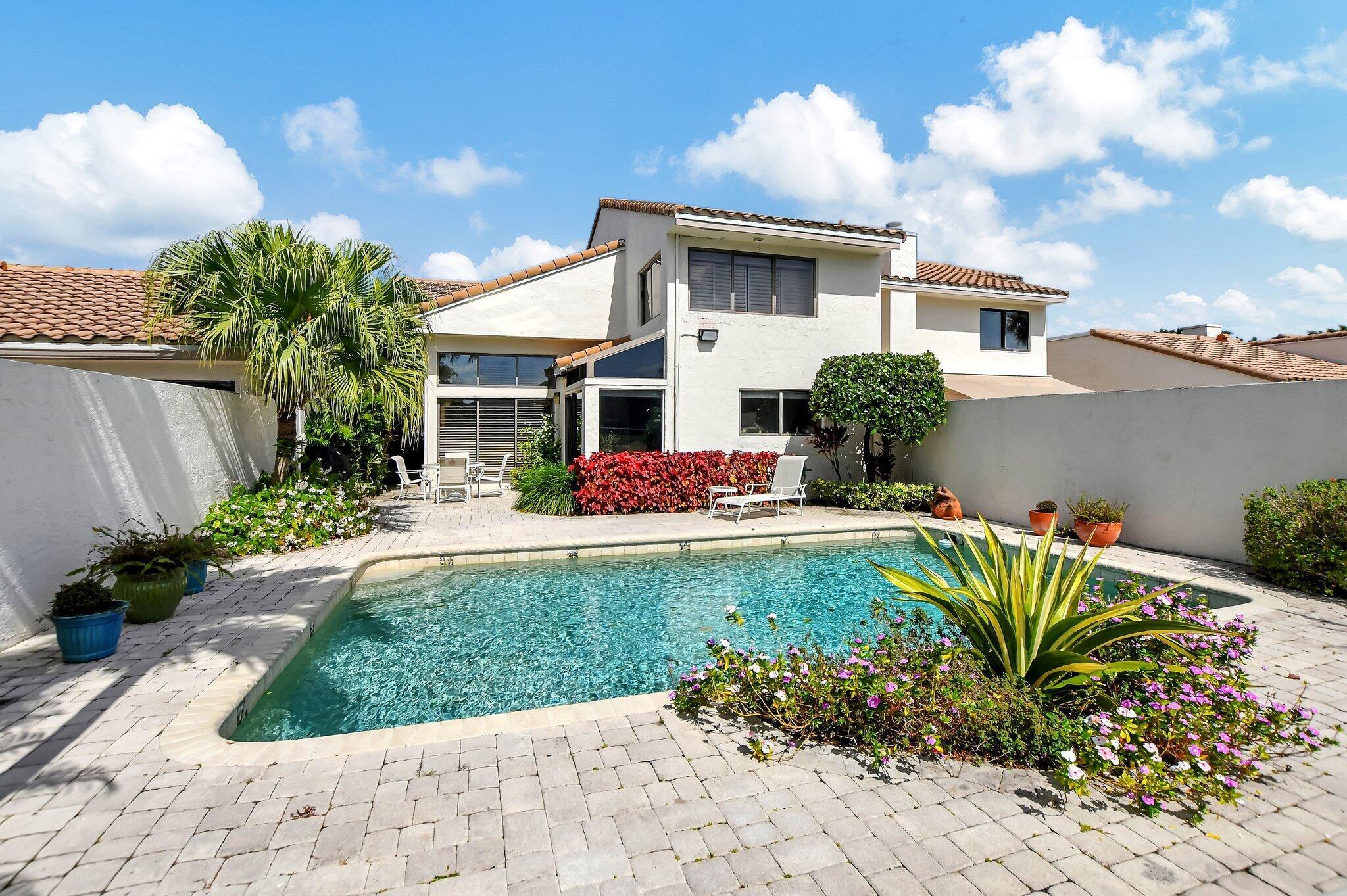 20160 Northcote Drive