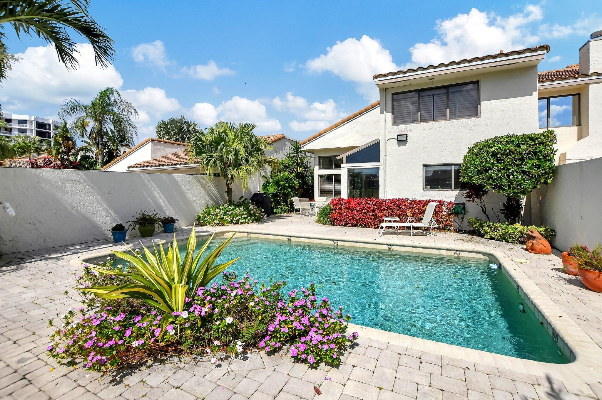20160 Northcote Drive