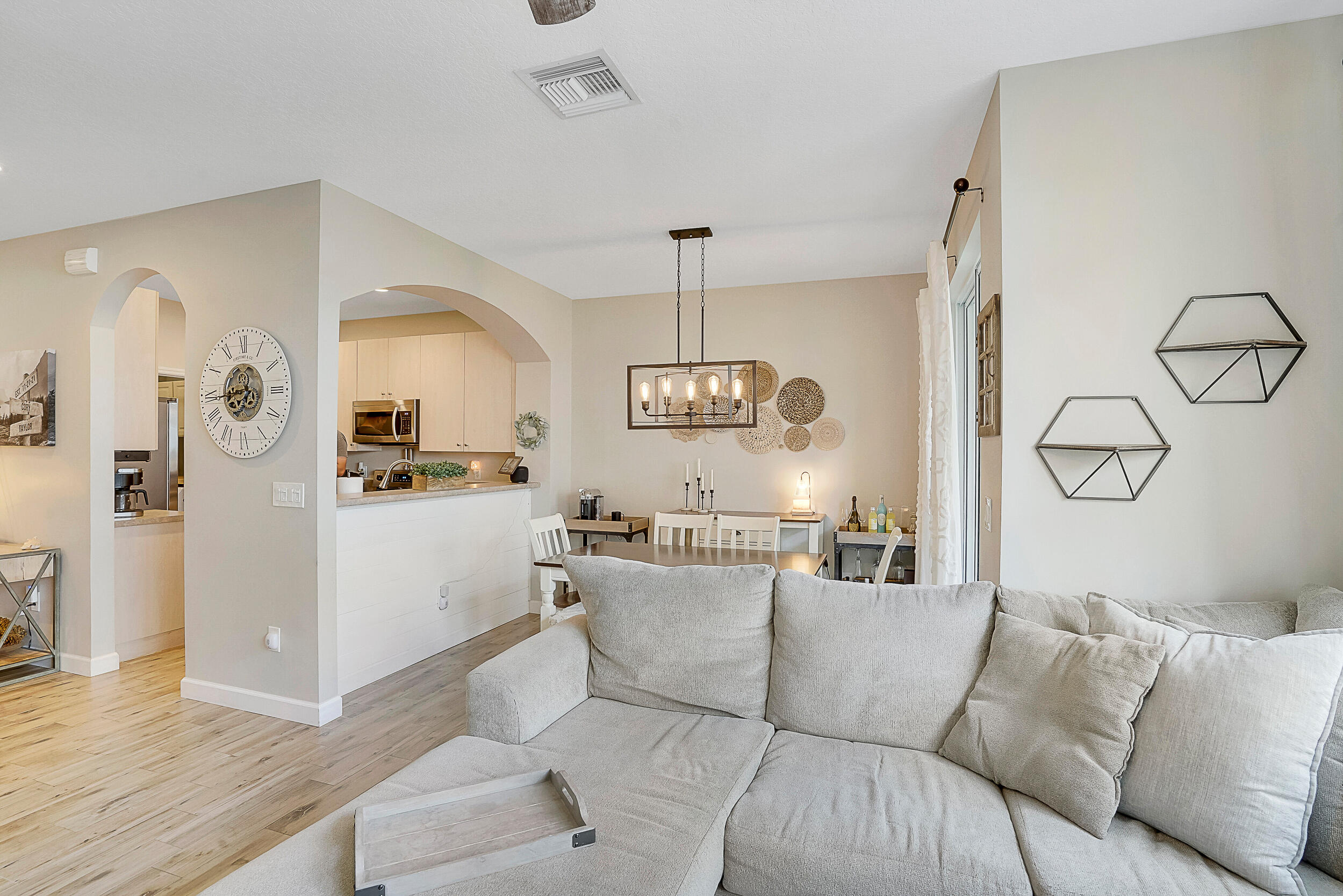 4954 Grinnell Street