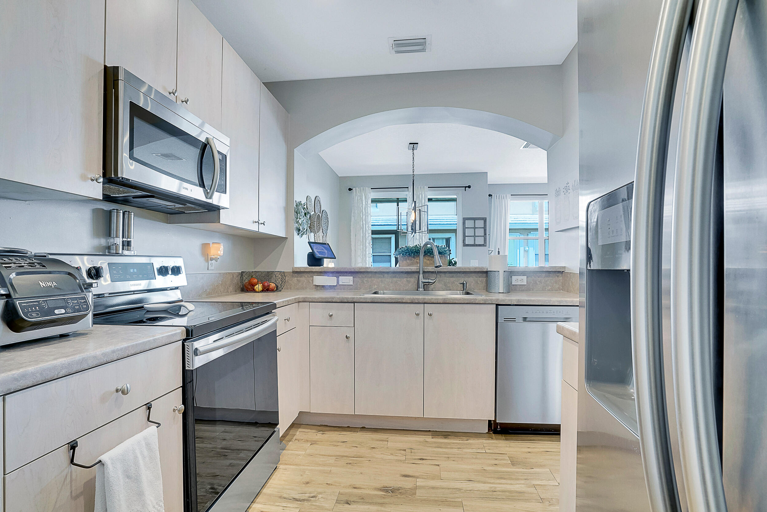 4954 Grinnell Street