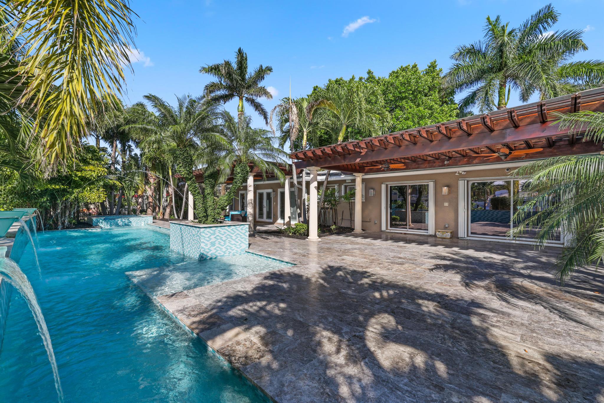 1255 Seminole Drive