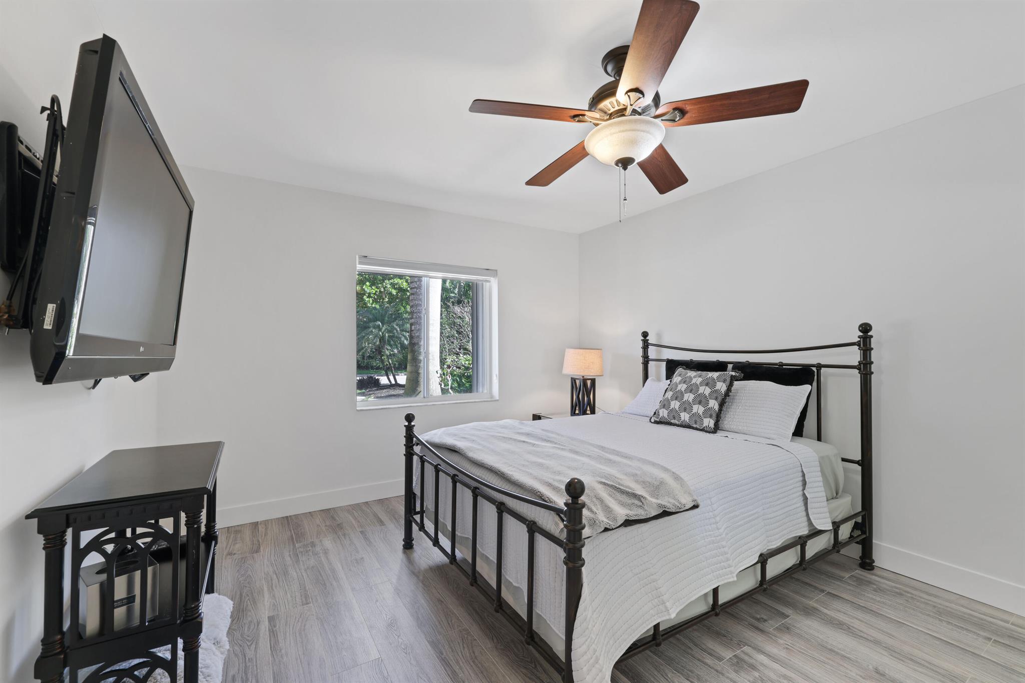 1255 Seminole Drive