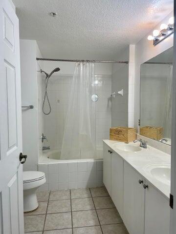 4736 Chancellor Drive 13