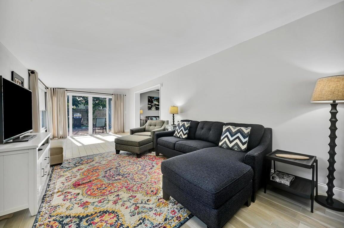 149 SE 27th Way