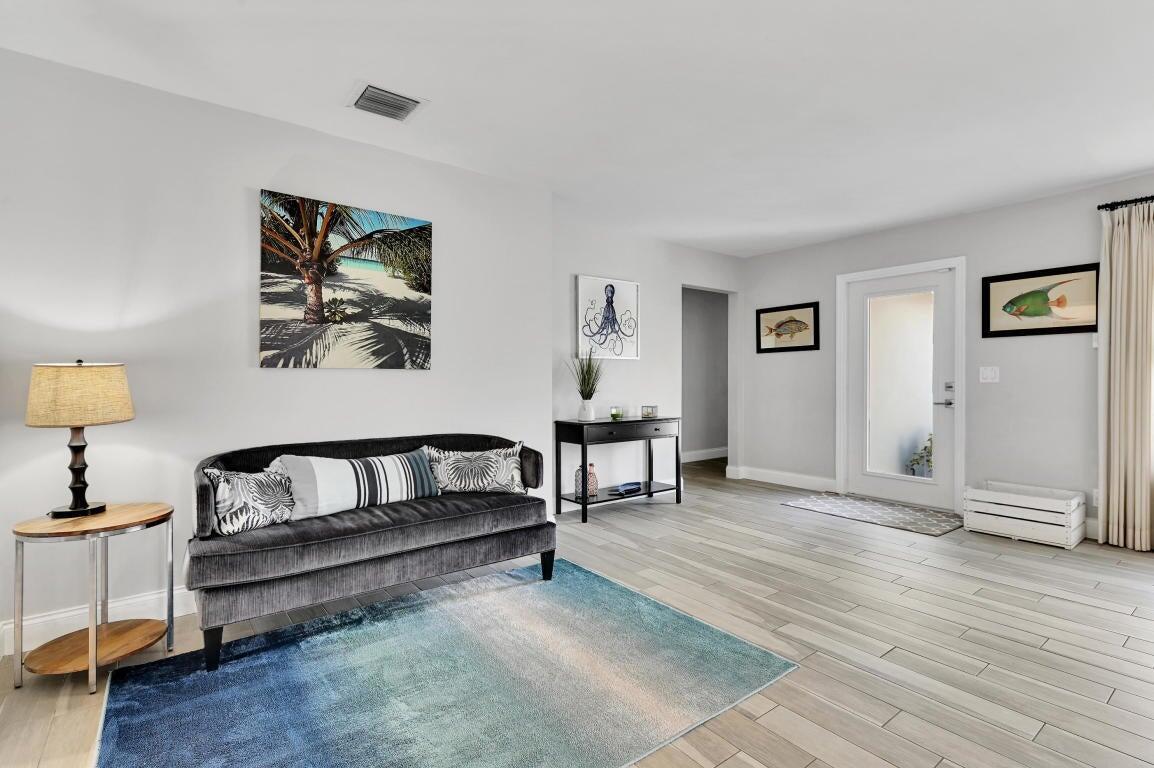 149 SE 27th Way