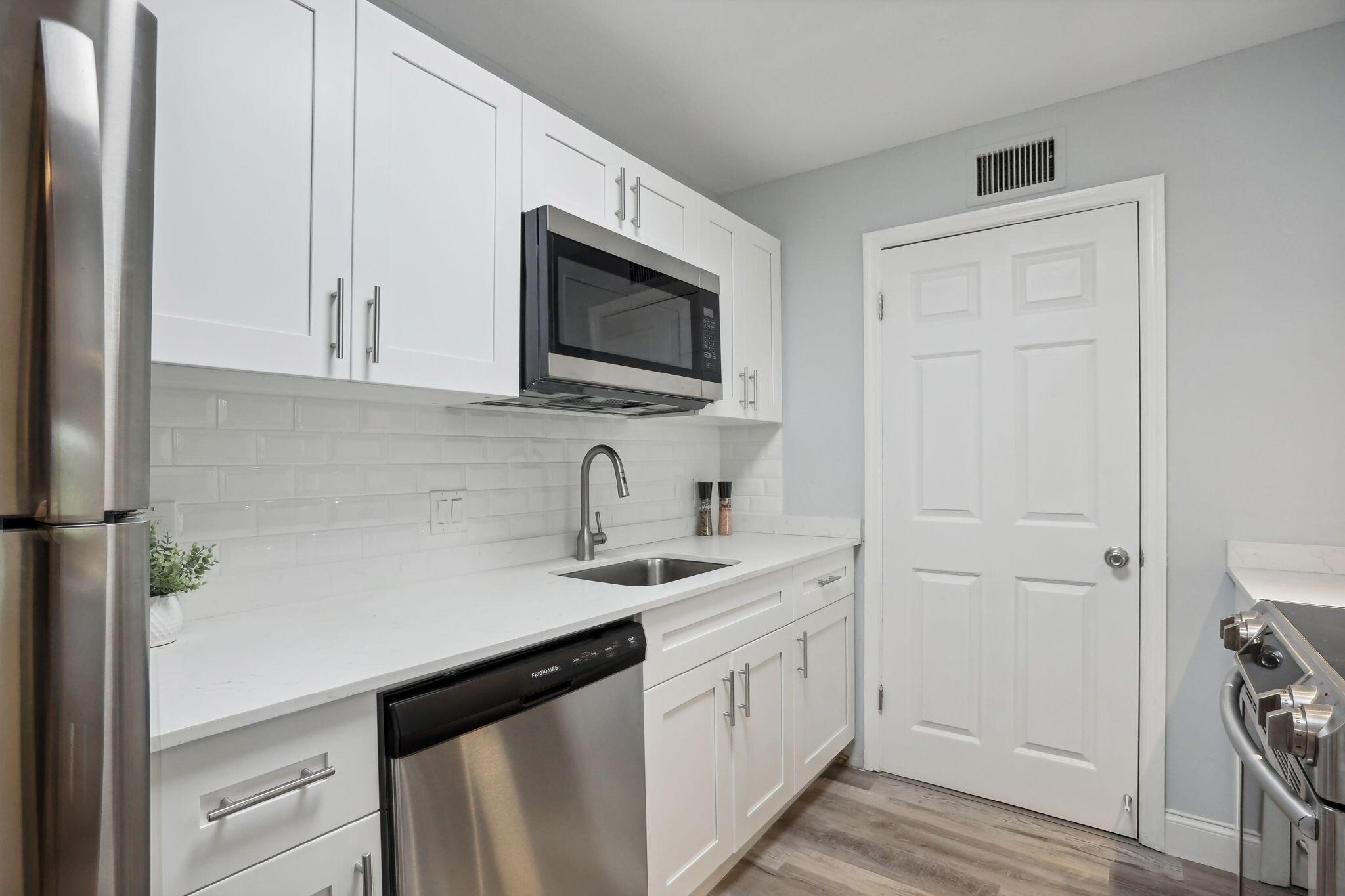 2315 N Congress Avenue 22