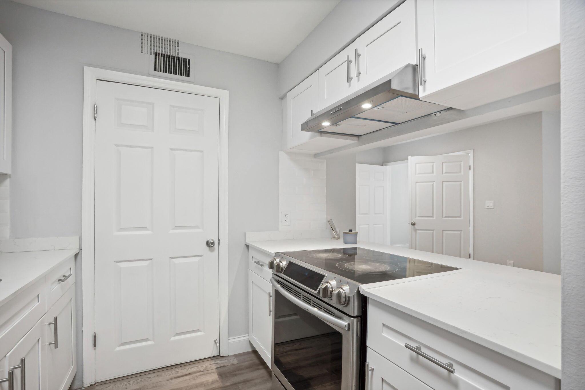 2315 N Congress Avenue 22