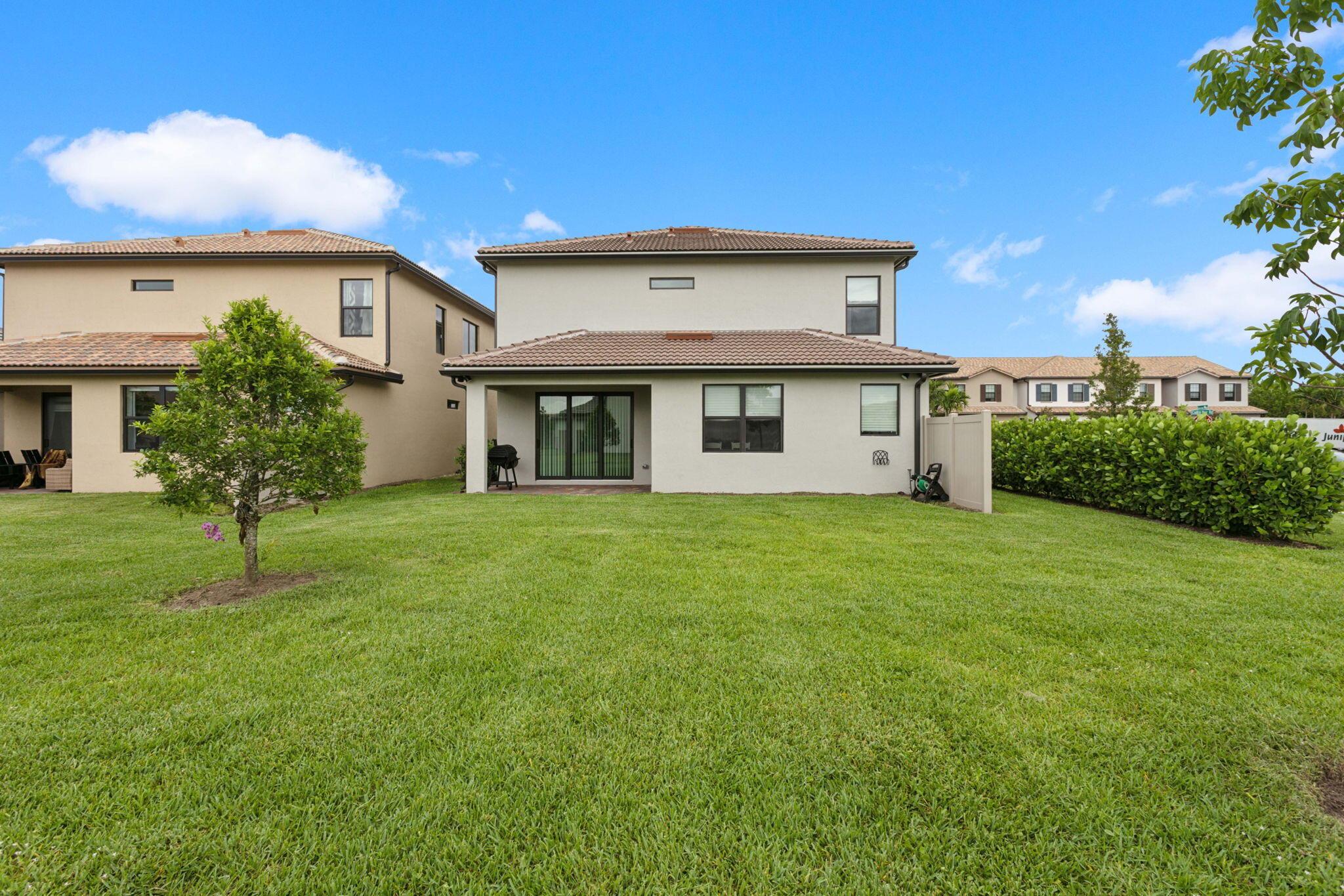 8182 Cadre Noir Road